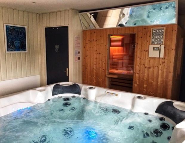 Gite Piscine Jacuzzi Privatises Clos Valentin Freulleville ภายนอก รูปภาพ